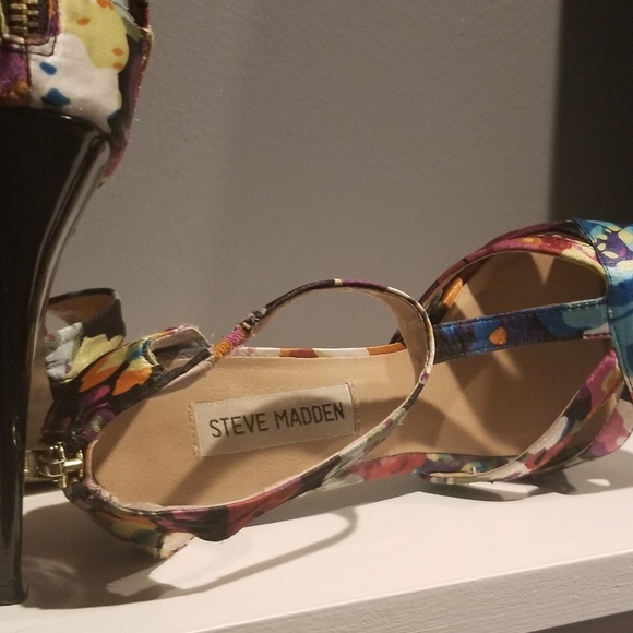 Steve Madden heels - Picture 3 of 6